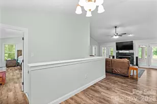 711 Spring Pointe Dr, Stony Point, NC 28678 - Photo 4
