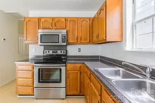5840 Prescott Ct, Charlotte, NC 28269 - Photo 10