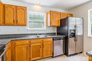 5840 Prescott Ct, Charlotte, NC 28269 - Photo 8