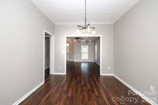 8306 Hornwood Ct, Charlotte, NC 28215 - Photo 8