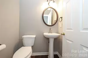 8306 Hornwood Ct, Charlotte, NC 28215 - Photo 16