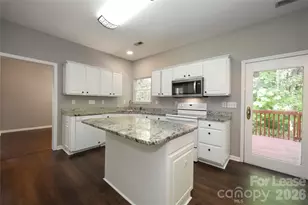 8306 Hornwood Ct, Charlotte, NC 28215 - Photo 10
