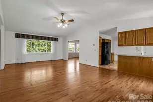 525 Maren Ct, Hendersonville, NC 28739 - Photo 6