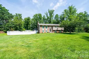 2651 31st St Ct NE, Hickory, NC 28601 - Photo 2