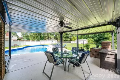 2651 31st Street Court NE, Hickory, NC 28601 - Photo 6