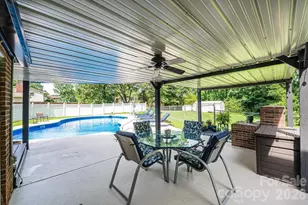 2651 31st St Ct NE, Hickory, NC 28601 - Photo 6