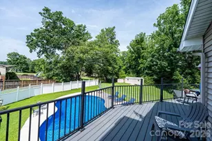 2651 31st St Ct NE, Hickory, NC 28601 - Photo 10