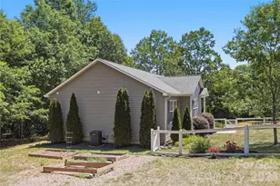 412 Lewis Rd, Rutherfordton, NC 28139 - Photo 4