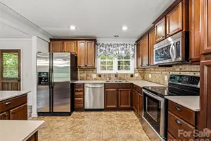 2388 Hebron Rd, Hendersonville, NC 28739 - Photo 4
