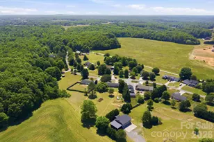 129 Salem Meadow Dr, Statesville, NC 28625 - Photo 6