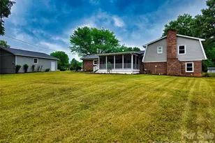 158 W Meadowview Dr, Statesville, NC 28625 - Photo 4