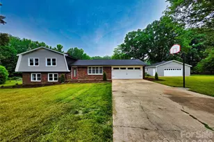 158 W Meadowview Dr, Statesville, NC 28625 - Photo 1