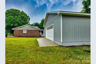 158 W Meadowview Drive, Statesville, NC 28625 - Photo 4