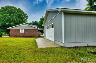 158 W Meadowview Dr, Statesville, NC 28625 - Photo 4