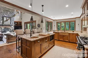 9208 Flying Eagle Ln, Charlotte, NC 28278 - Photo 14