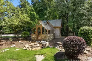 9208 Flying Eagle Ln, Charlotte, NC 28278 - Photo 34