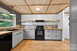 147 Longview Dr, Hendersonville, NC 28791 - Photo 6