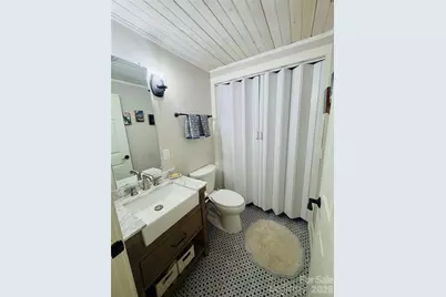 635/634 Little Horse Creek, Newland, NC 28657 - Photo 20