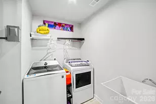 2220 GoldWood Dr, Charlotte, NC 28215 - Photo 18