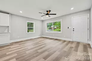 3716 Fieldcrest Rd, Charlotte, NC 28217 - Photo 6