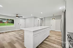 3716 Fieldcrest Rd, Charlotte, NC 28217 - Photo 4