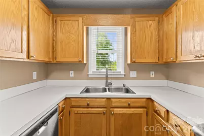 110 Balsam Drive, Lincolnton, NC 28092 - Photo 8