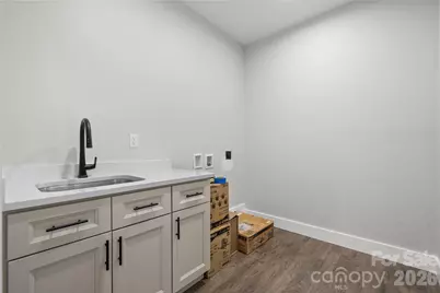 730 Chatsworth Circle SE, Lenoir, NC 28645 - Photo 32