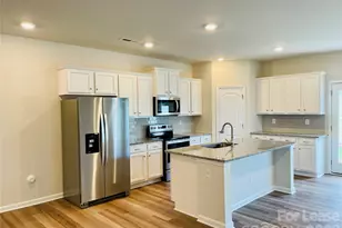 402 Sagecroft Ln, Indian Trail, NC 28079 - Photo 8
