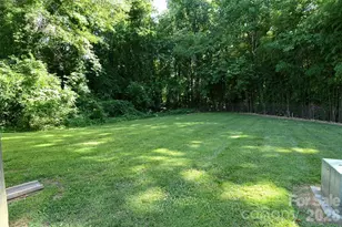 1046 Surry Ln, Gastonia, NC 28054 - Photo 4