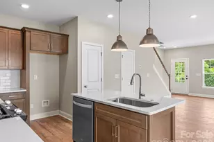 137 Cherry Spgs Ln, Asheville, NC 28804 - Photo 16