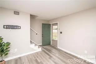 8839 Hunter Ridge Dr, Charlotte, NC 28226 - Photo 4