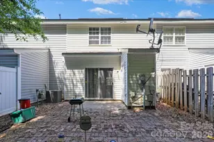 7543 Petrea Ln, Charlotte, NC 28227 - Photo 2