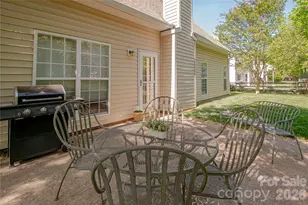 1621 Mountain Ashe Ct, Matthews, NC 28105 - Photo 10