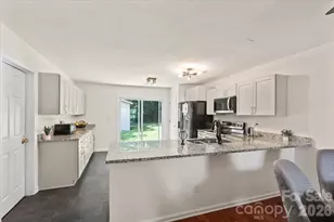 3119 Decapolis Dr, Charlotte, NC 28215 - Photo 4
