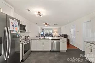 3119 Decapolis Dr, Charlotte, NC 28215 - Photo 8