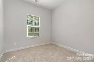 9342 Mallard Mls Dr, Charlotte, NC 28262 - Photo 6