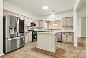 8708 Heron Glen Dr, Charlotte, NC 28269 - Photo 12