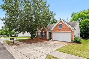 8708 Heron Glen Dr, Charlotte, NC 28269 - Photo 2