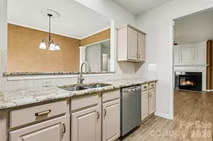 8708 Heron Glen Dr, Charlotte, NC 28269 - Photo 14