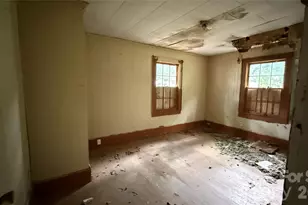 255 Washington St, Forest City, NC 28043 - Photo 12