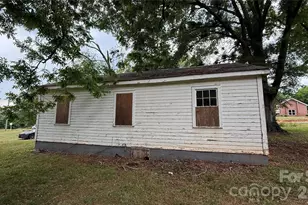 255 Washington St, Forest City, NC 28043 - Photo 4