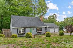 1014 Bramblewood Ct NE, Lenoir, NC 28645 - Photo 6