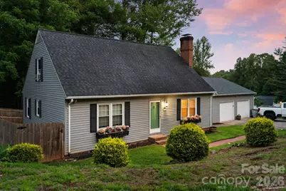 1014 Bramblewood Court NE, Lenoir, NC 28645 - Photo 2