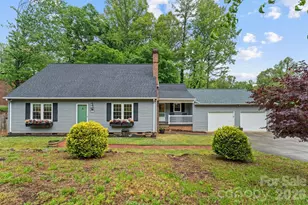 1014 Bramblewood Ct NE, Lenoir, NC 28645 - Photo 1