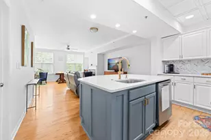 405 W 7th St, Charlotte, NC 28202 - Photo 12