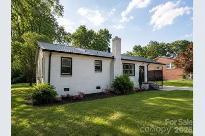 1344 12th Avenue NE, Hickory, NC 28601 - Photo 2