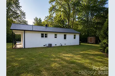 1344 12th Avenue NE, Hickory, NC 28601 - Photo 4