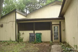 11832 Moonridge Dr, Charlotte, NC 28226 - Photo 2