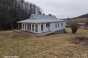 656 Water St, Bakersville, NC 28705 - Photo 30