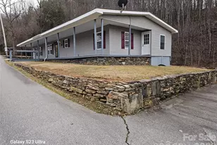 656 Water St, Bakersville, NC 28705 - Photo 4